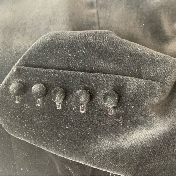 Black Halo Velvet Women's Blazer - Picture 4 of 13